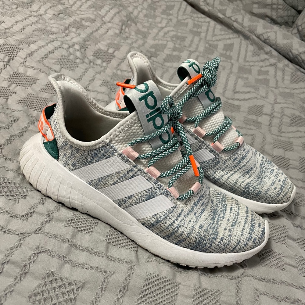 Women’s Adidas sneakers